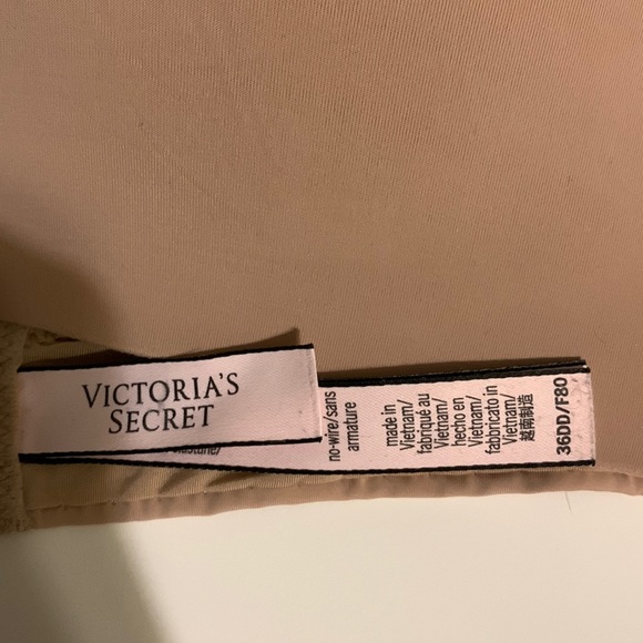 Victoria’s Secret 36DD Nude Wire-Free Bra - Picture 2 of 2